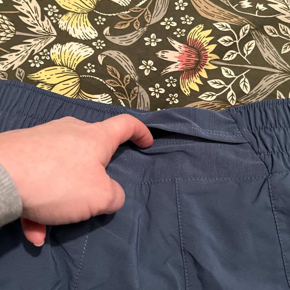 Women's Dri-FIT High-Waisted 8cm (approx.) 2-in-1 Shorts (brand new, never worn) - Picture 5 of 6